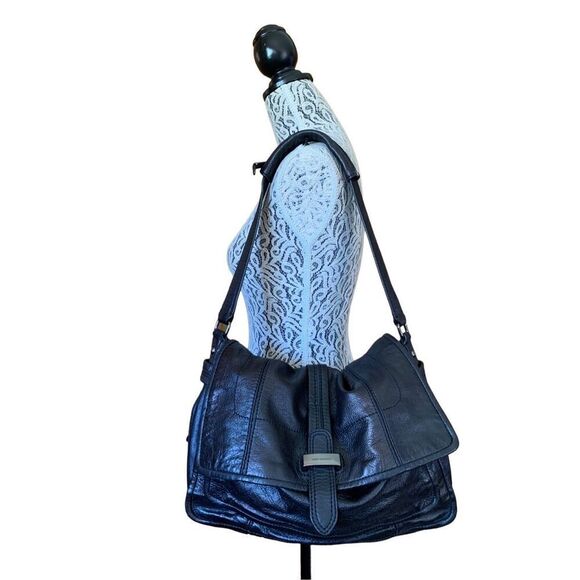 Juicy Couture Leather Zipper Detail Expandable Shoulder Bag Black - Picture 1 of 12